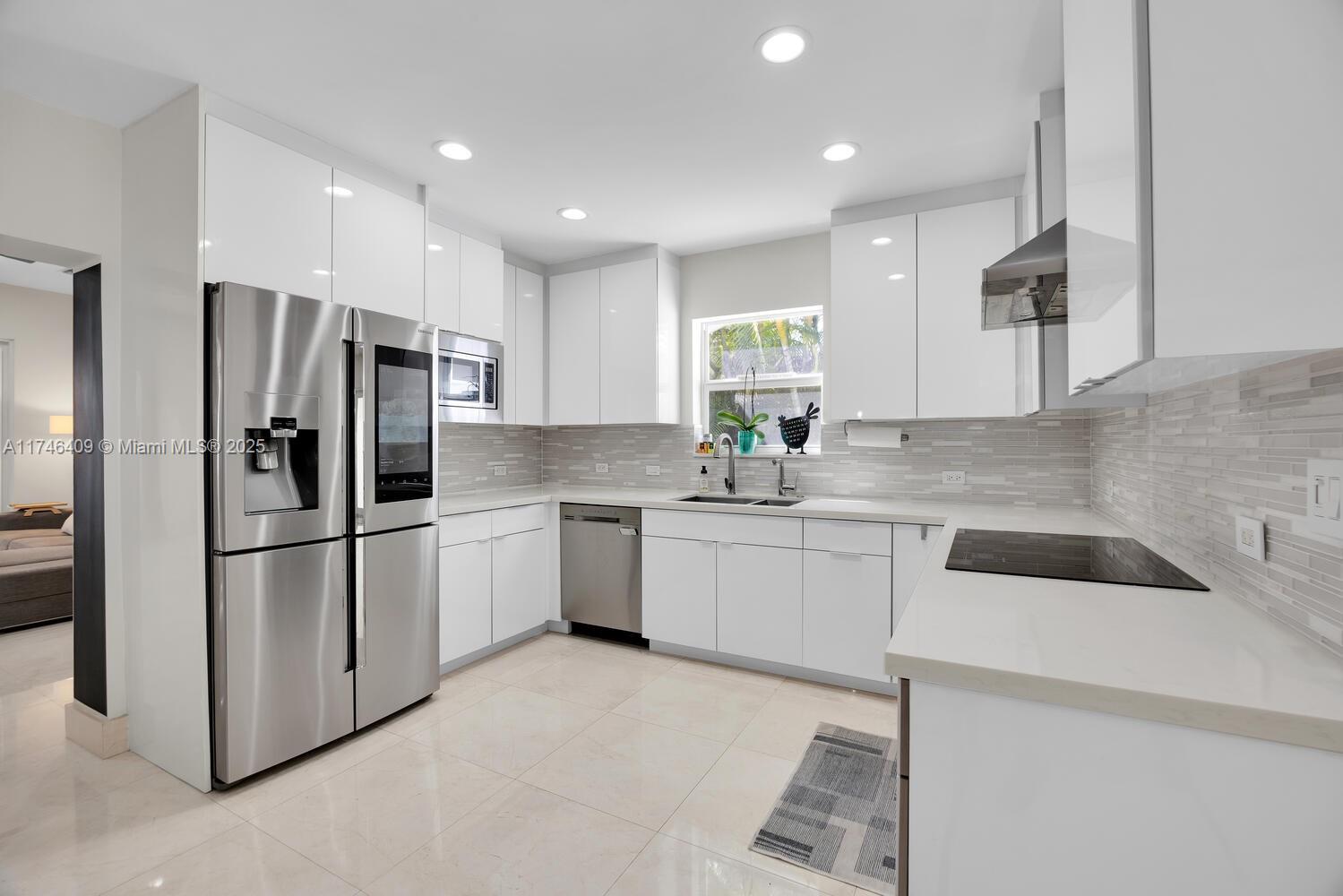 CORAL ESTATES - Residential