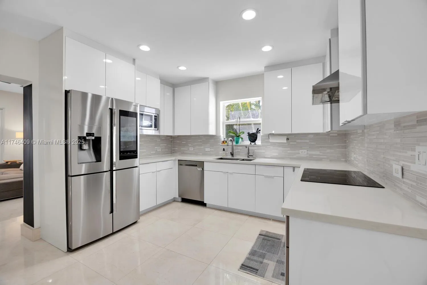 Coral Gables, Florida 33134, United States, 5 Bedrooms Bedrooms, ,4 BathroomsBathrooms,Residential,Active,77291