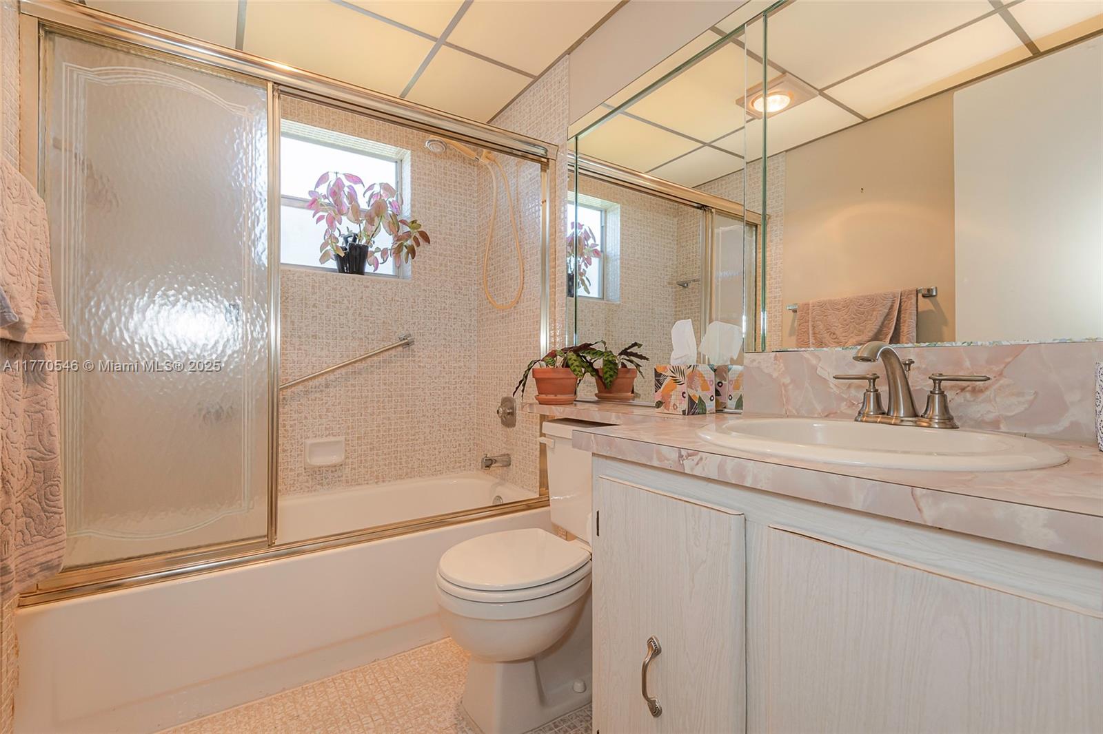 KINGS POINT BURGUNDY COND - Residential