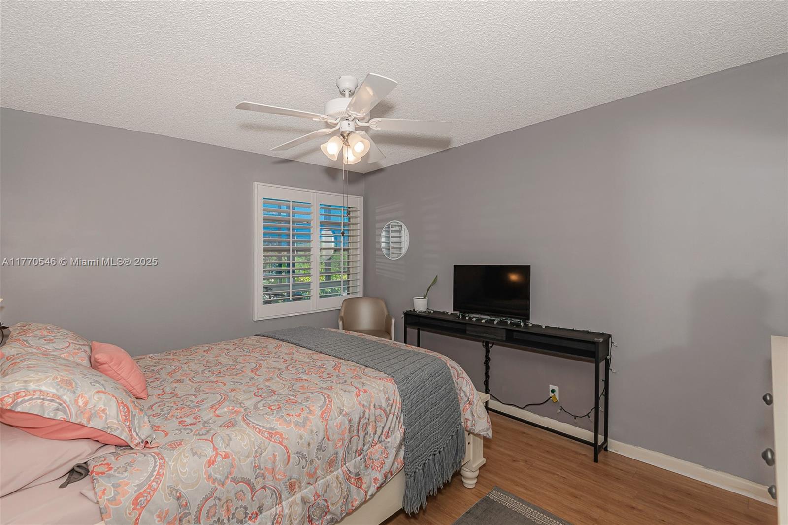 KINGS POINT BURGUNDY COND - Residential