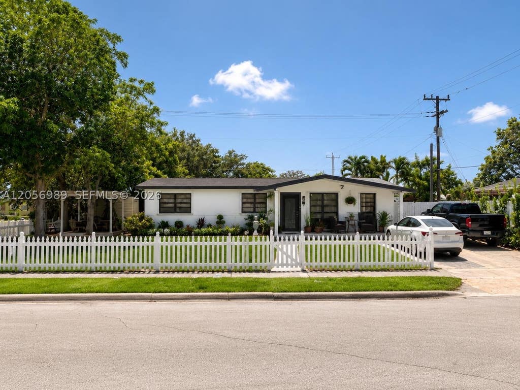 Photo of 7061 Moseley St, Hollywood, FL 33024 (MLS # A12056989)