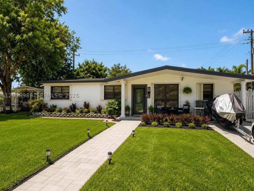 Photo of 7061 Moseley St, Hollywood, FL 33024 (MLS # A12056989)