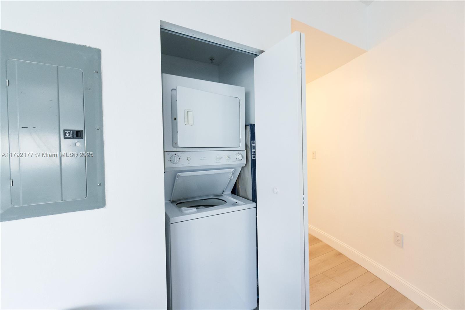 REGATTA AT INDIAN CREEK C - Residential Lease