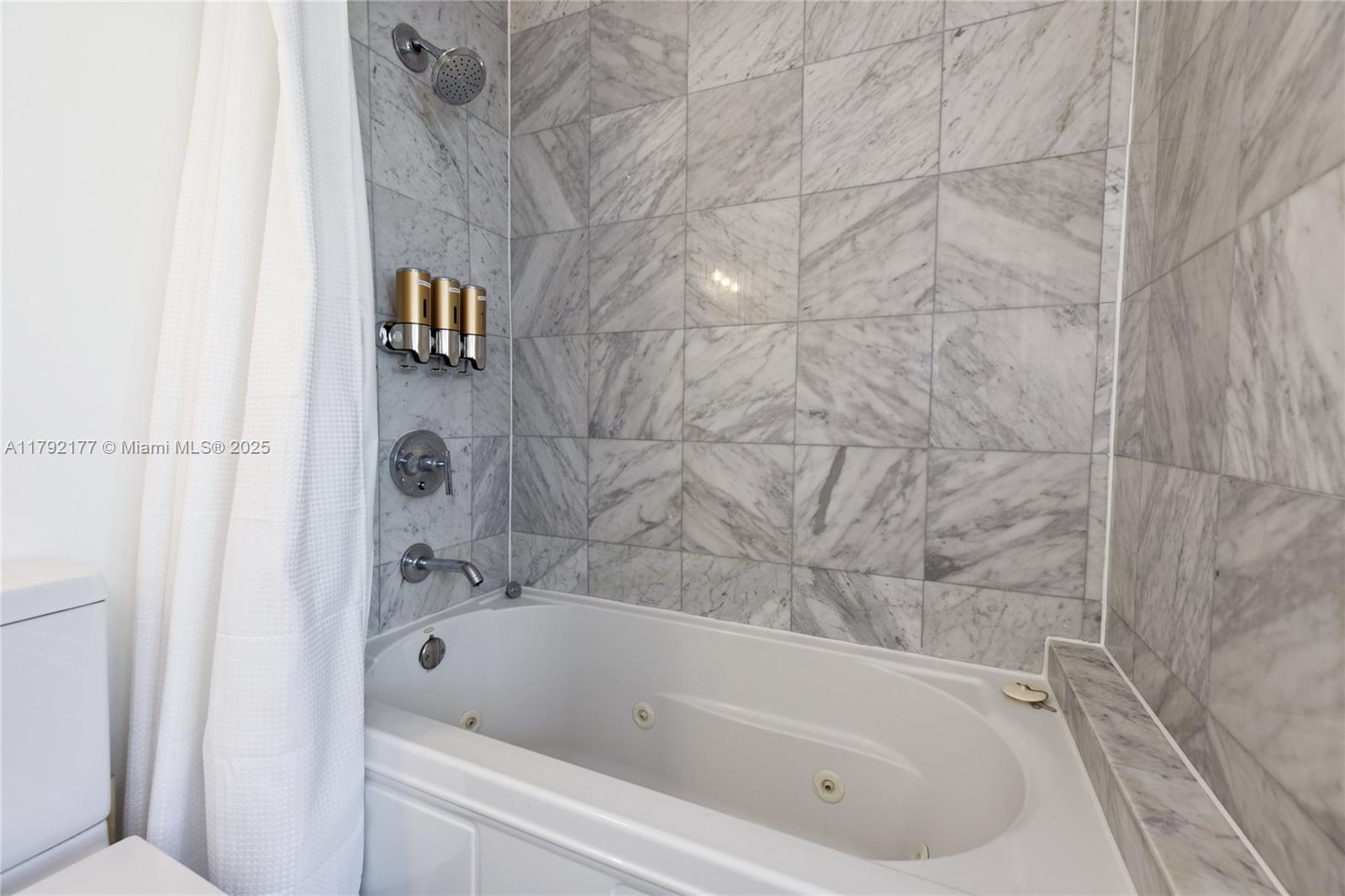 REGATTA AT INDIAN CREEK C - Residential Lease