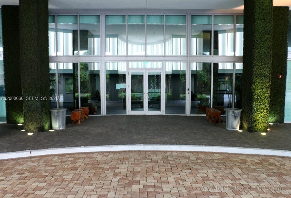 IVY CONDO - Residential Lease