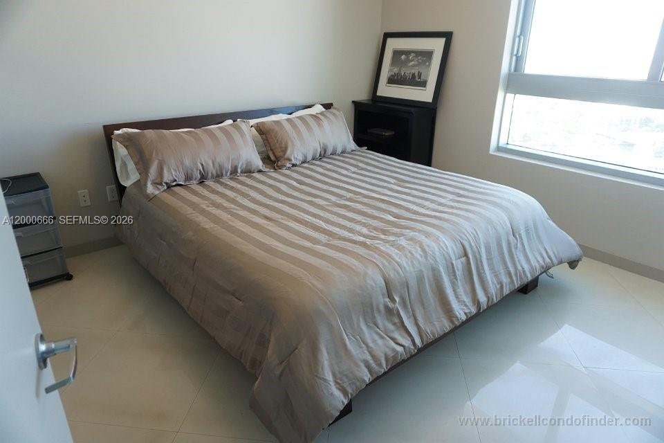 IVY CONDO - Residential Lease