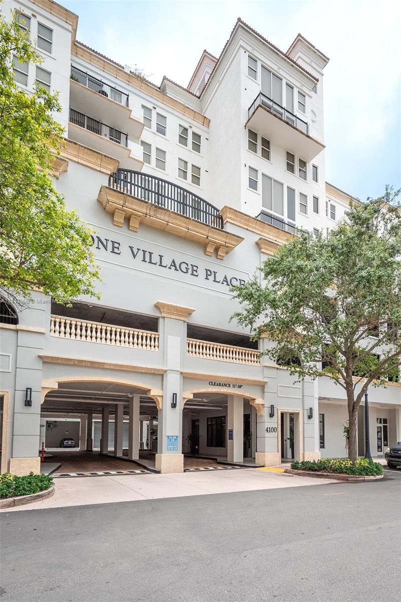 4100 Salzedo St 912, Coral Gables, Broward County, Florida - 2 Bedrooms  
2 Bathrooms - 