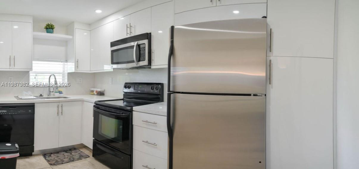 HOLLYBROOK GOLF AND TENNIS - Residential Lease