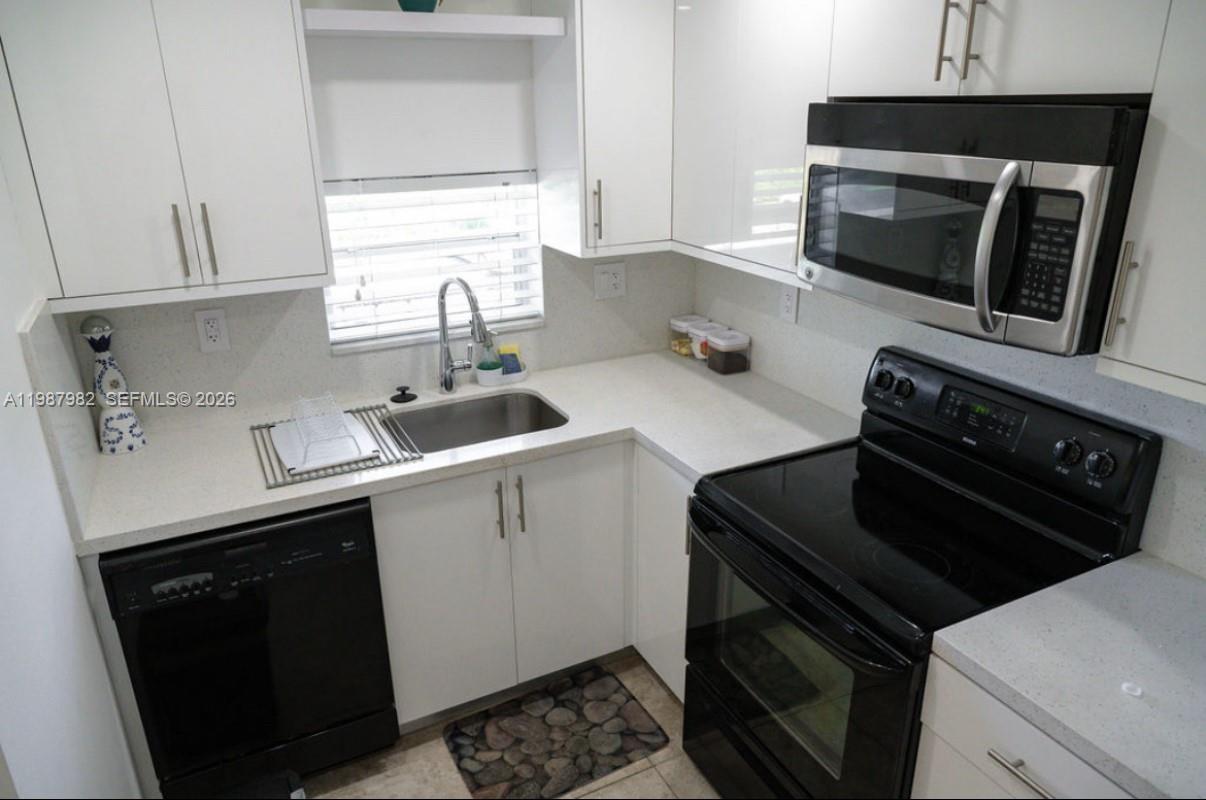 HOLLYBROOK GOLF AND TENNIS - Residential Lease