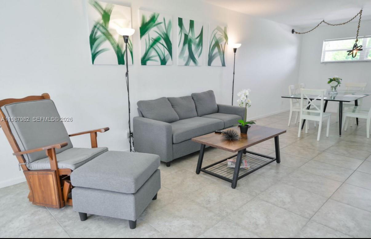 HOLLYBROOK GOLF AND TENNIS - Residential Lease