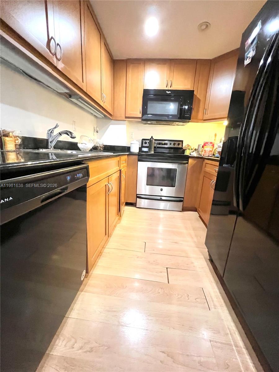 ISLAND POINTE CONDO - Residential