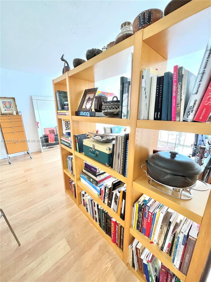 ISLAND POINTE CONDO - Residential