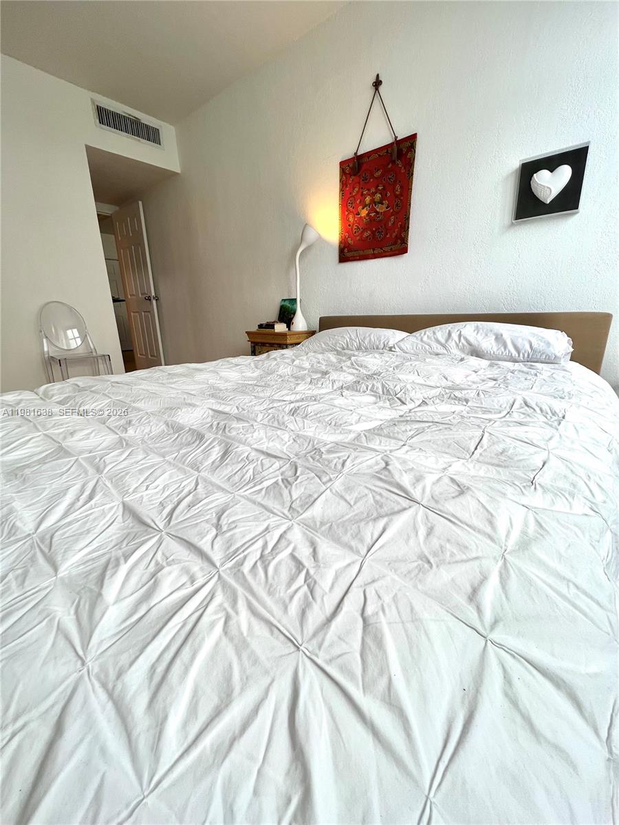 ISLAND POINTE CONDO - Residential