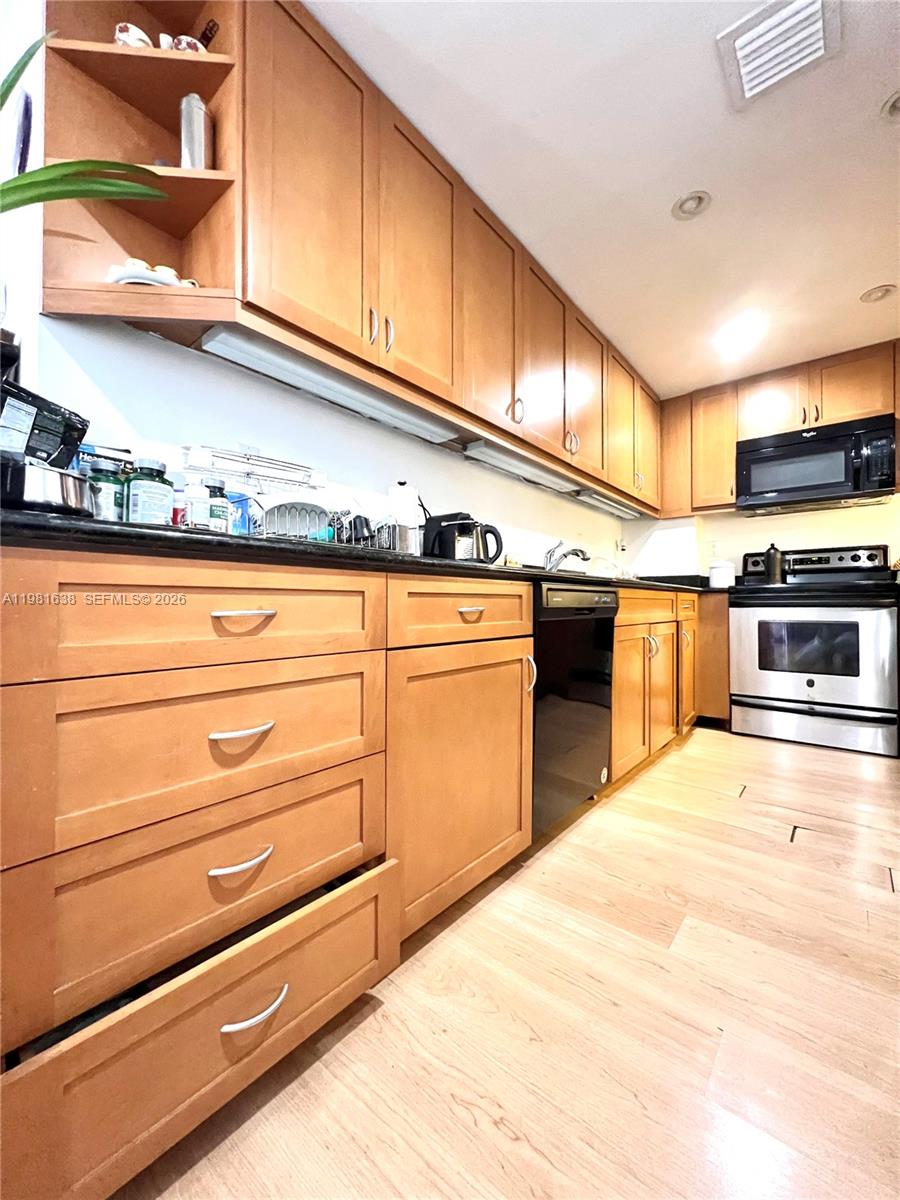 ISLAND POINTE CONDO - Residential