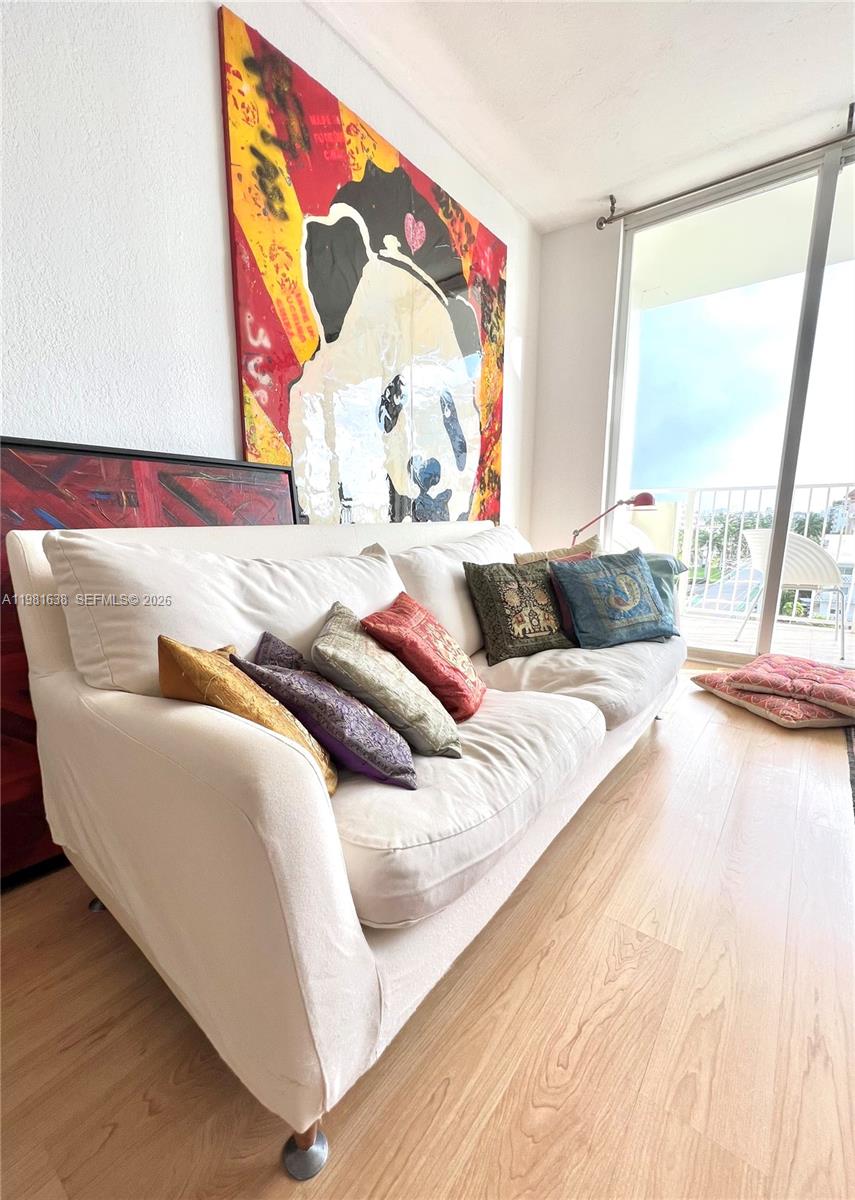 ISLAND POINTE CONDO - Residential