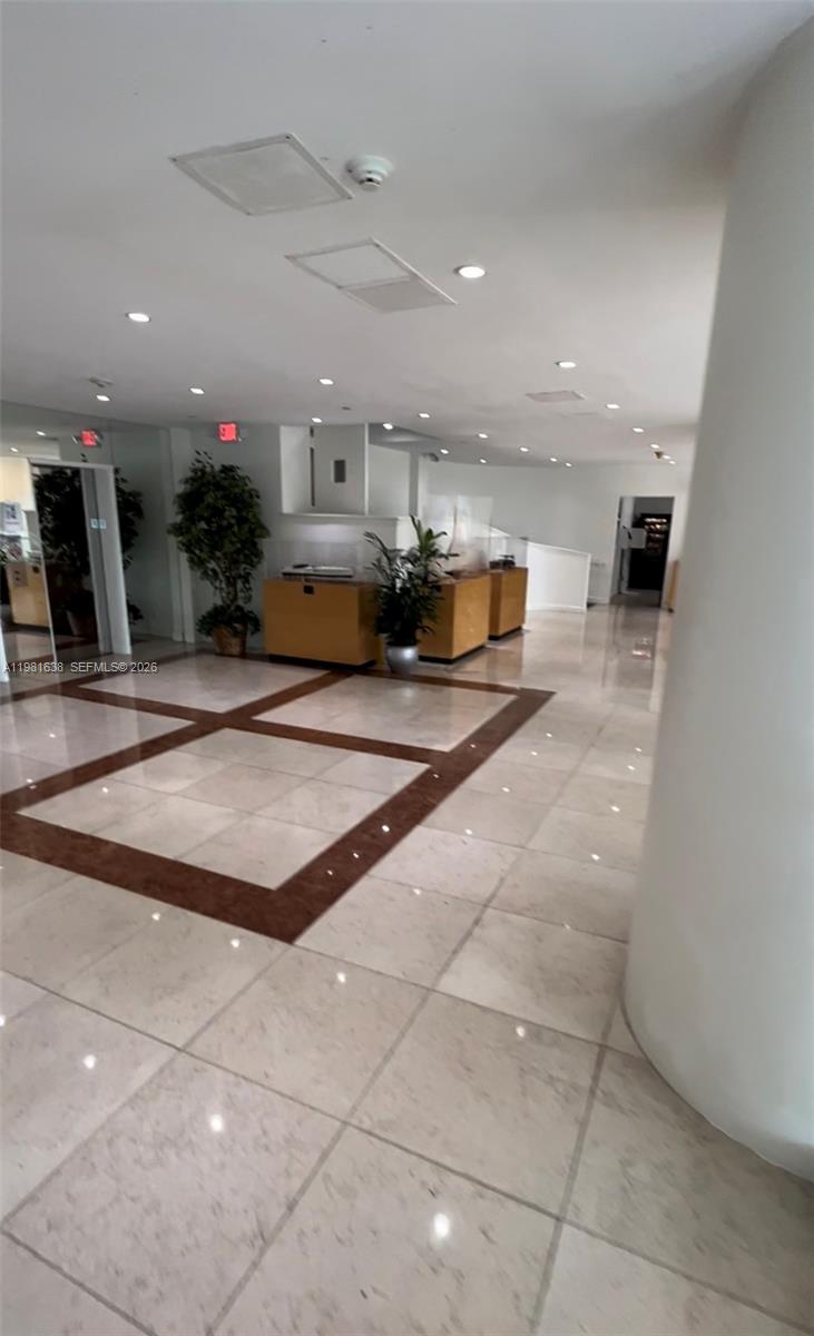 ISLAND POINTE CONDO - Residential