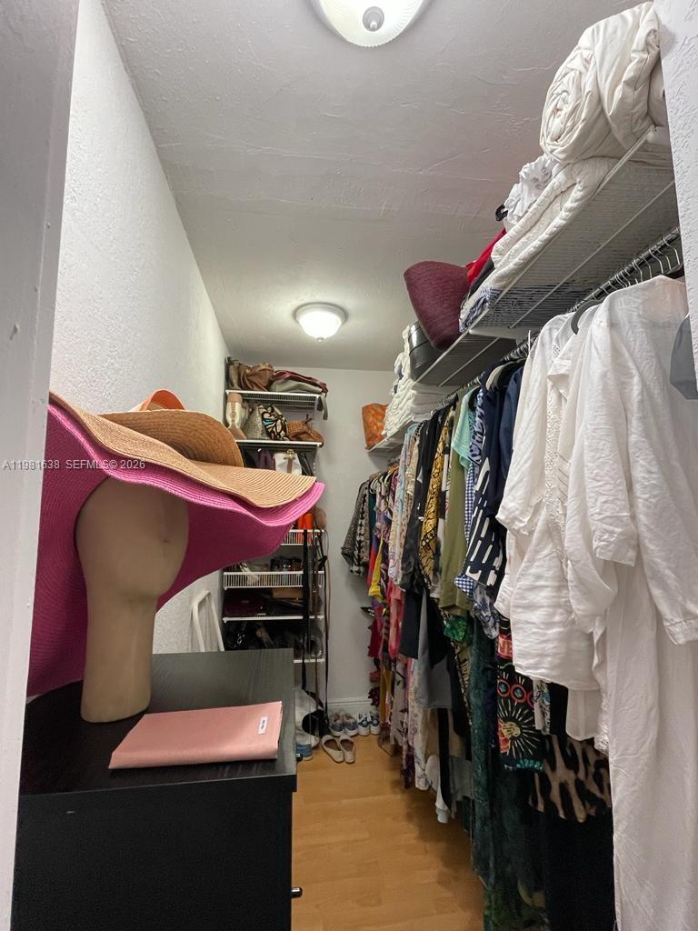 ISLAND POINTE CONDO - Residential