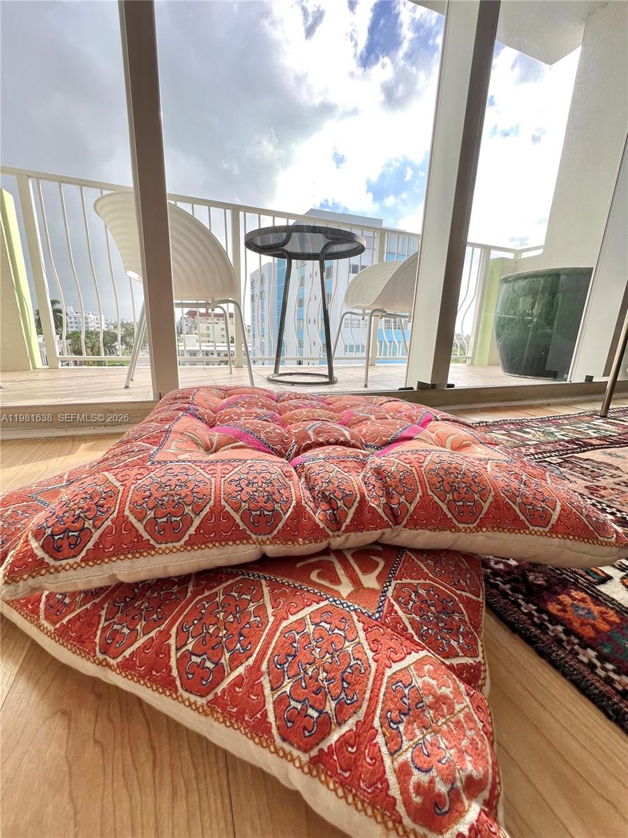 ISLAND POINTE CONDO - Residential