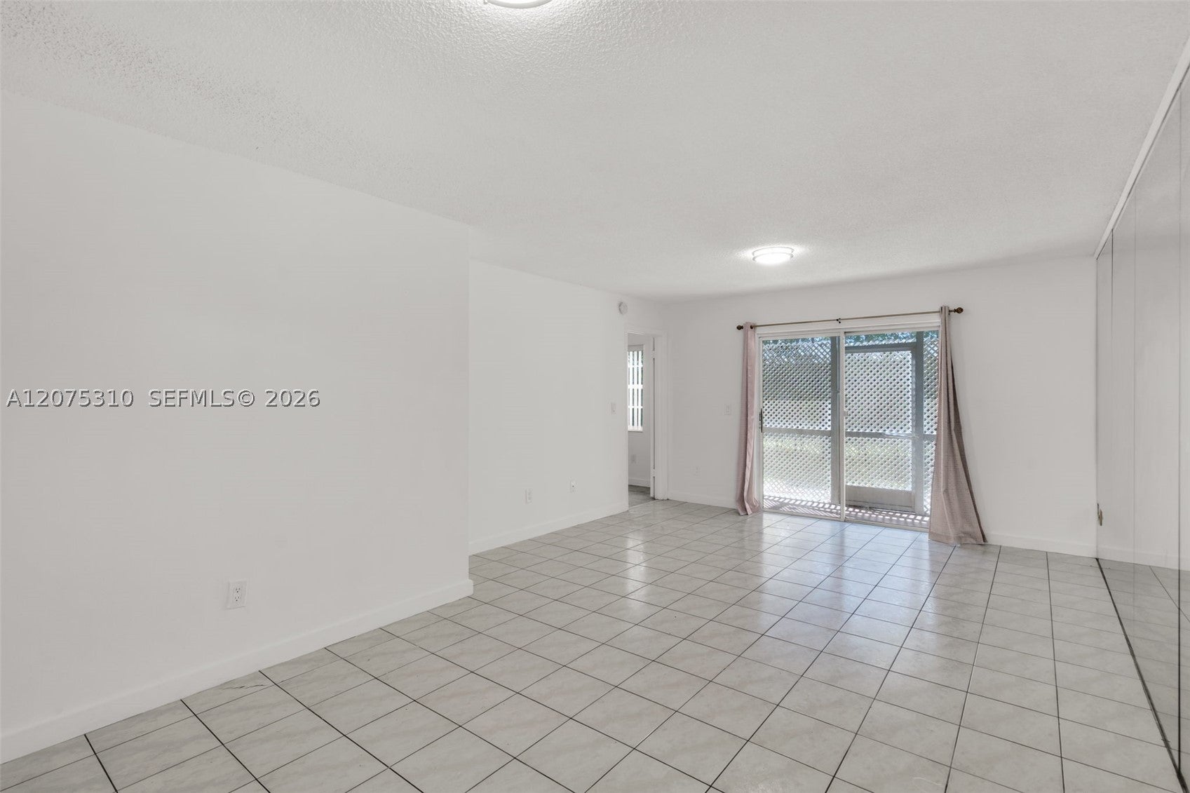 426 NE 210th Cir Ter 103-2