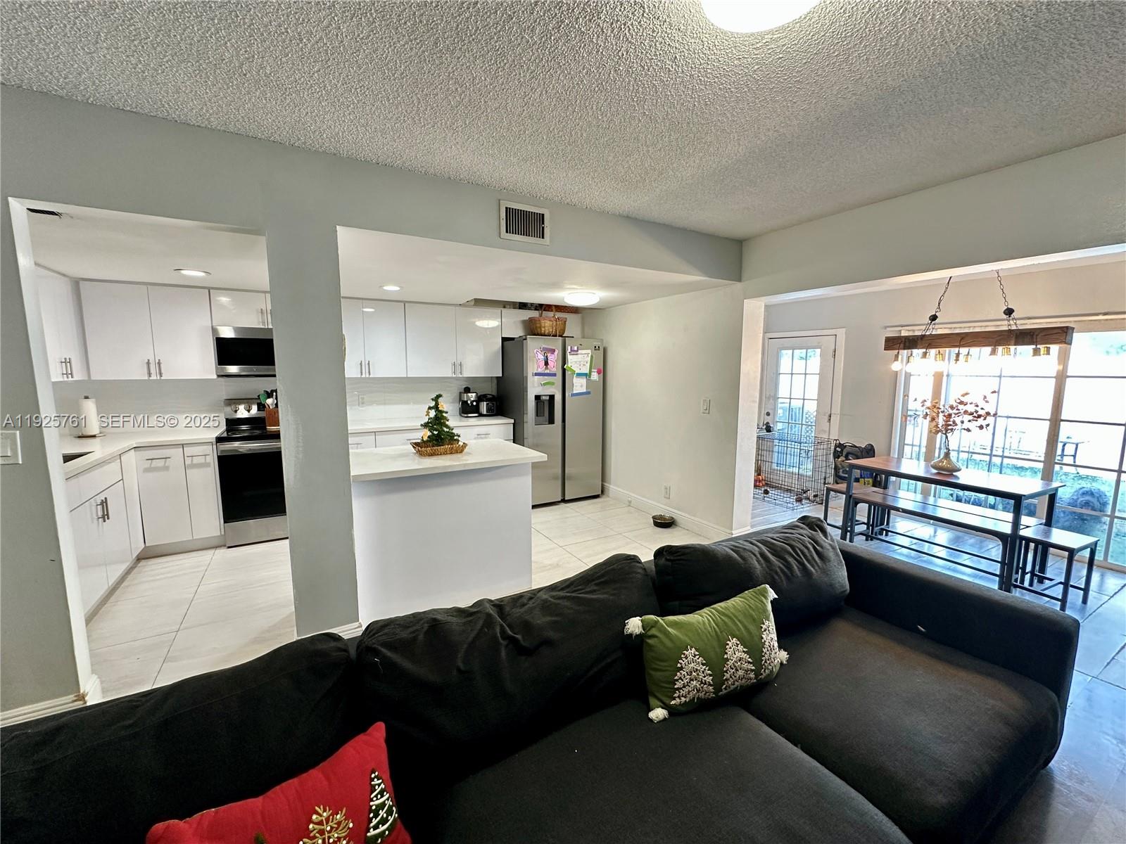 ORIOLE GOLF & TENNIS CLUB - Residential