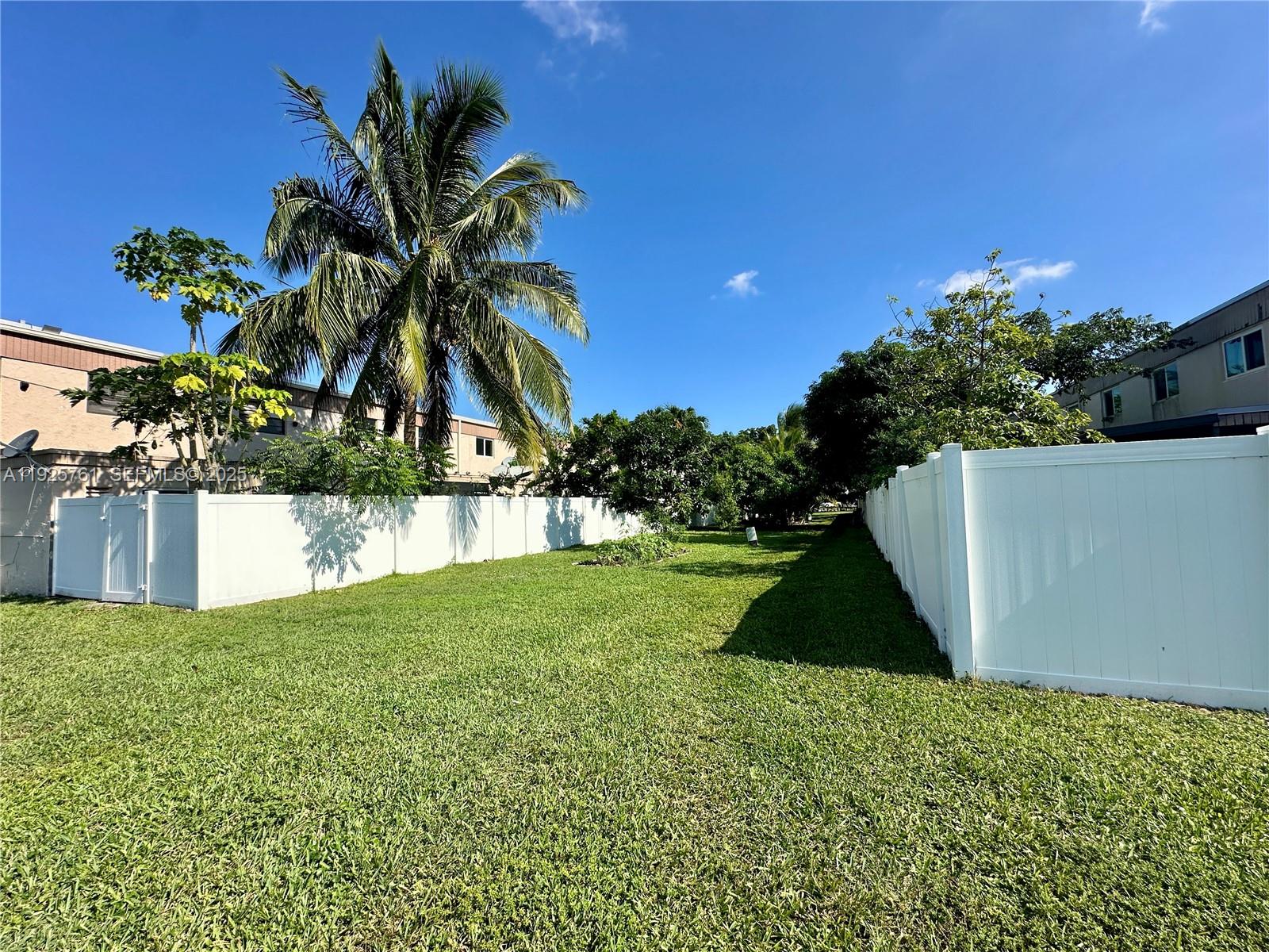 ORIOLE GOLF & TENNIS CLUB - Residential