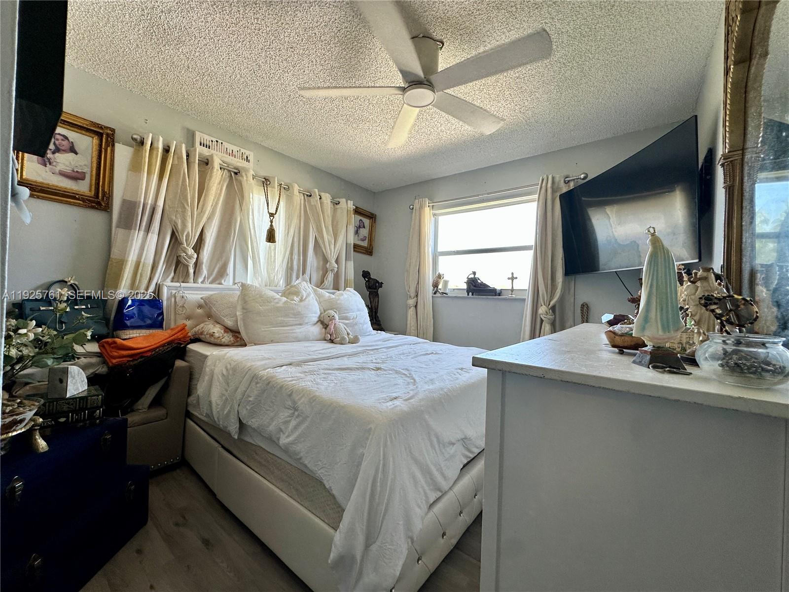 ORIOLE GOLF & TENNIS CLUB - Residential