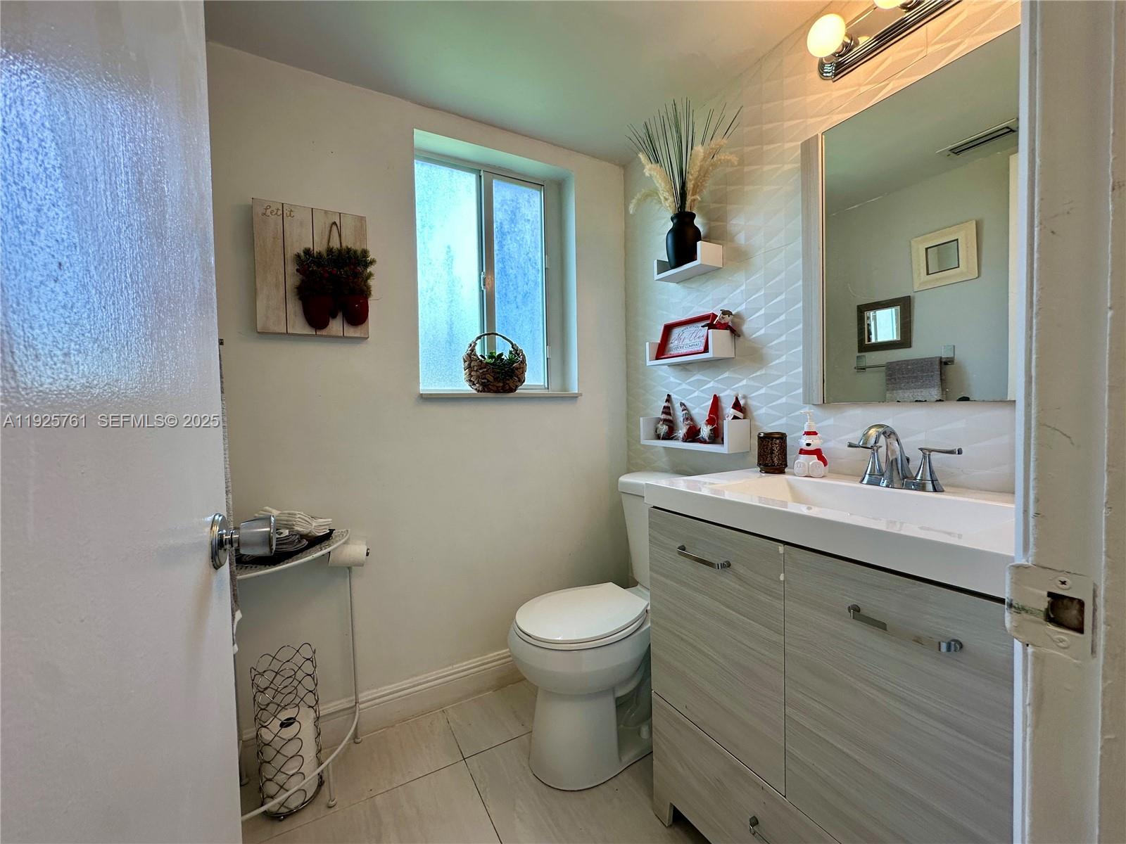 ORIOLE GOLF & TENNIS CLUB - Residential