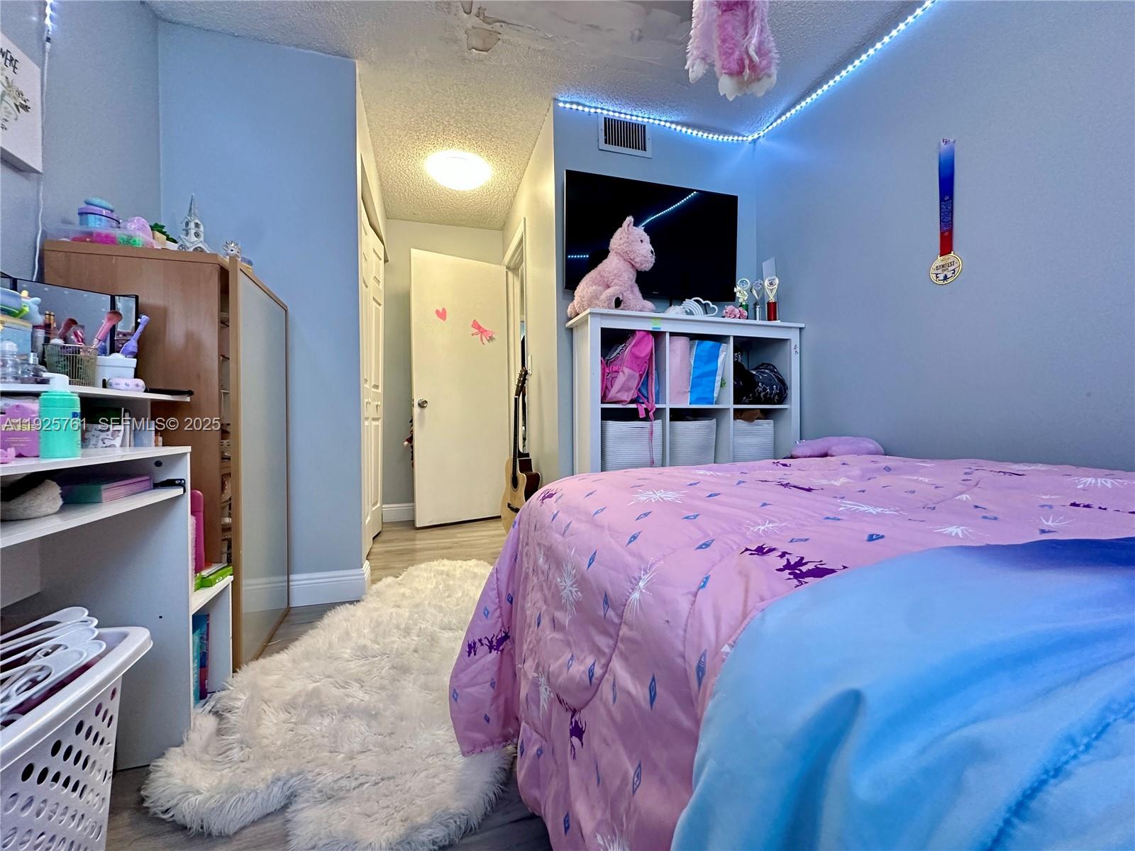 ORIOLE GOLF & TENNIS CLUB - Residential