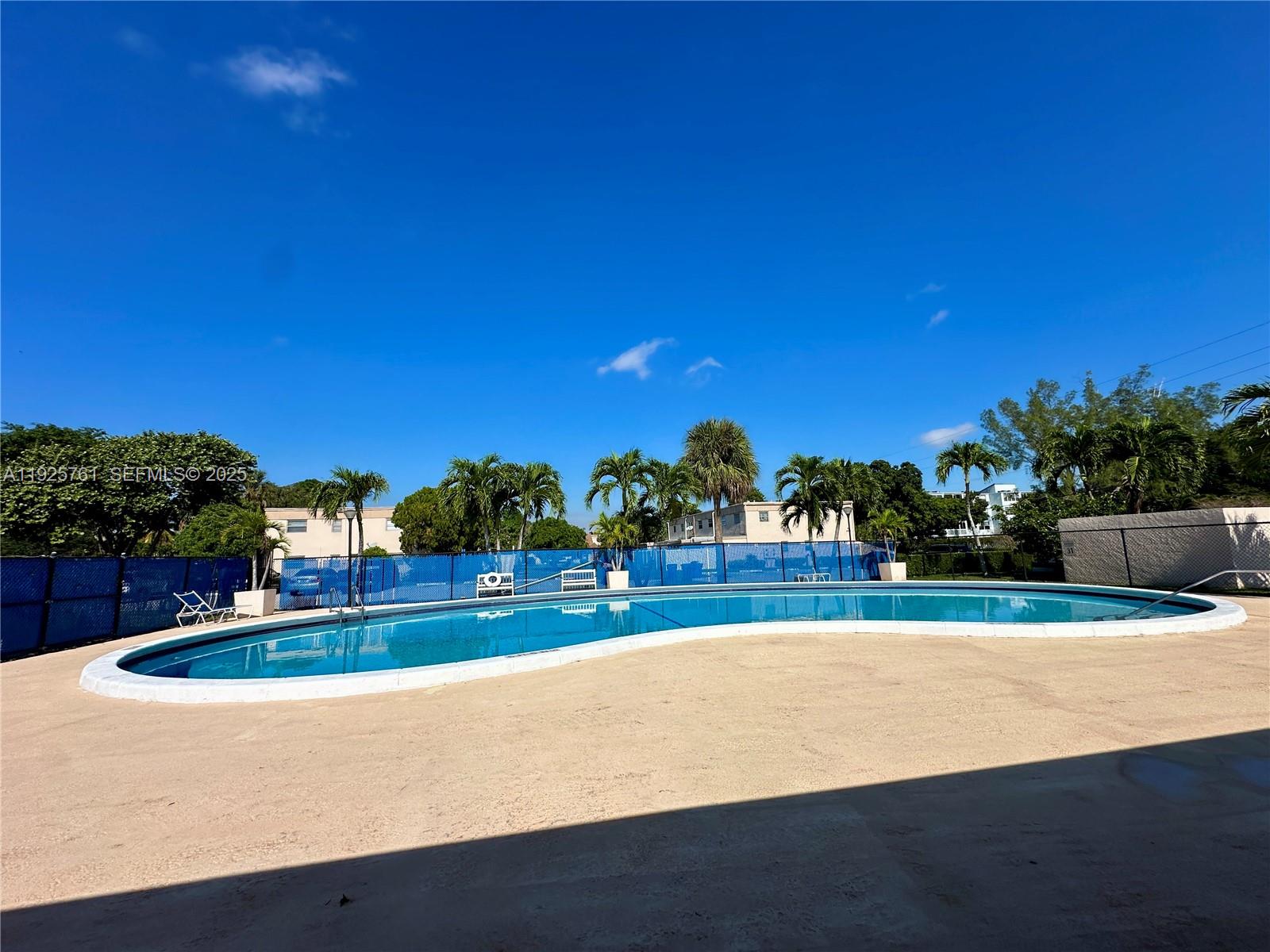 ORIOLE GOLF & TENNIS CLUB - Residential