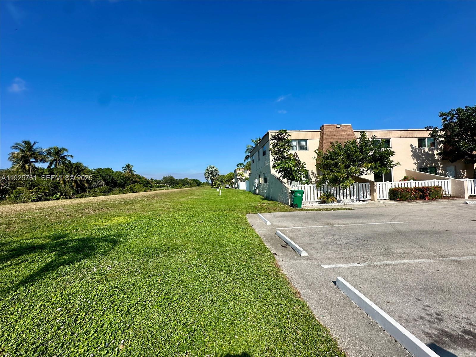 ORIOLE GOLF & TENNIS CLUB - Residential