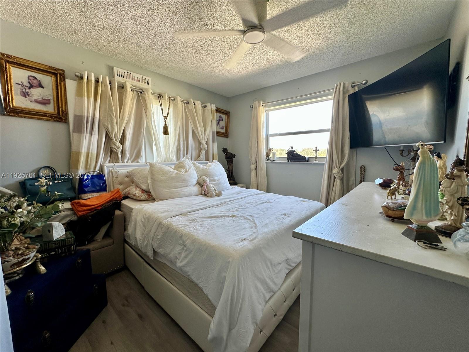 ORIOLE GOLF & TENNIS CLUB - Residential