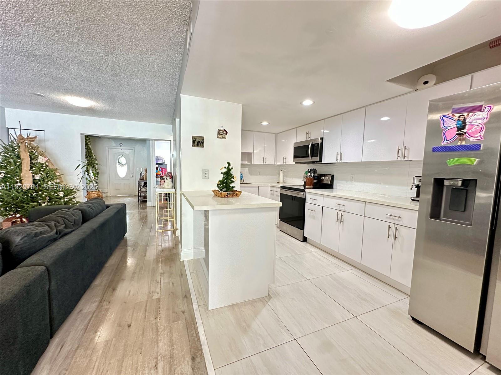 ORIOLE GOLF & TENNIS CLUB - Residential