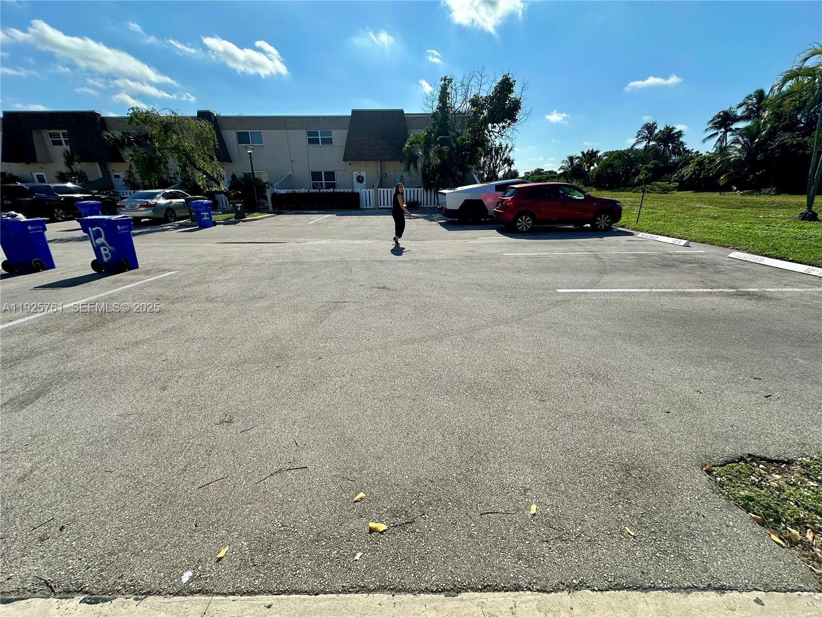 ORIOLE GOLF & TENNIS CLUB - Residential