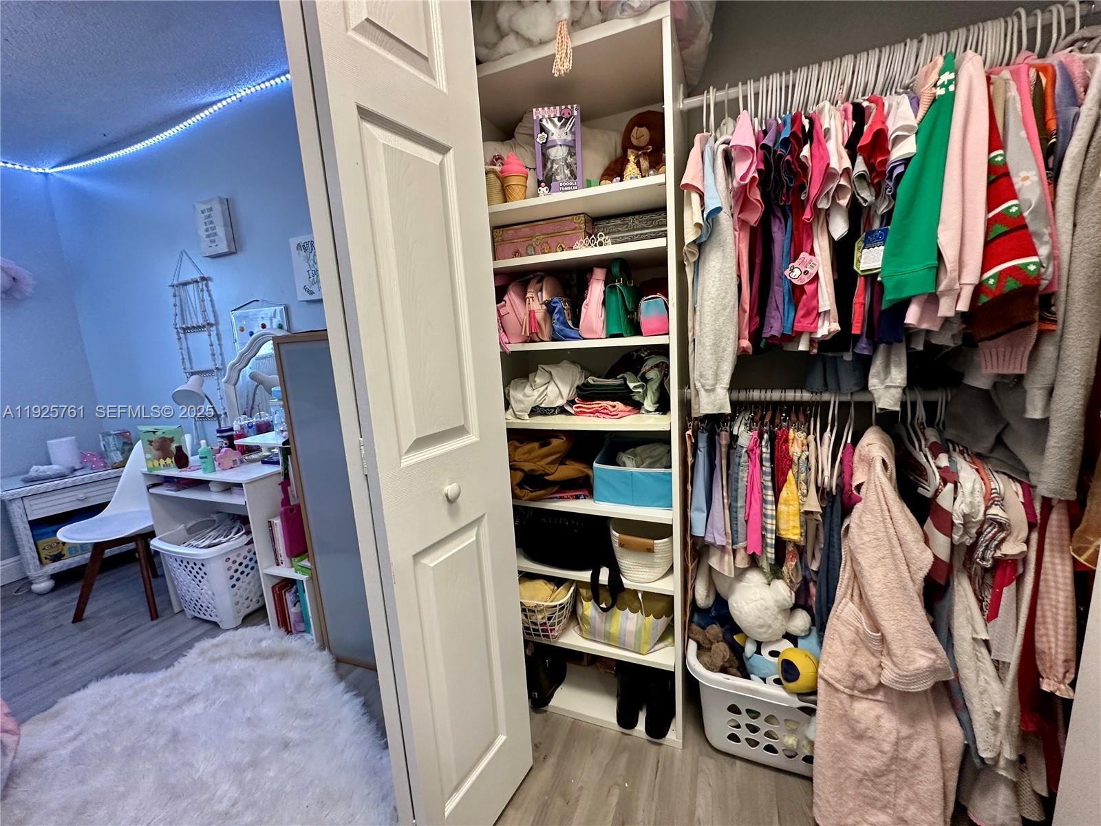 ORIOLE GOLF & TENNIS CLUB - Residential