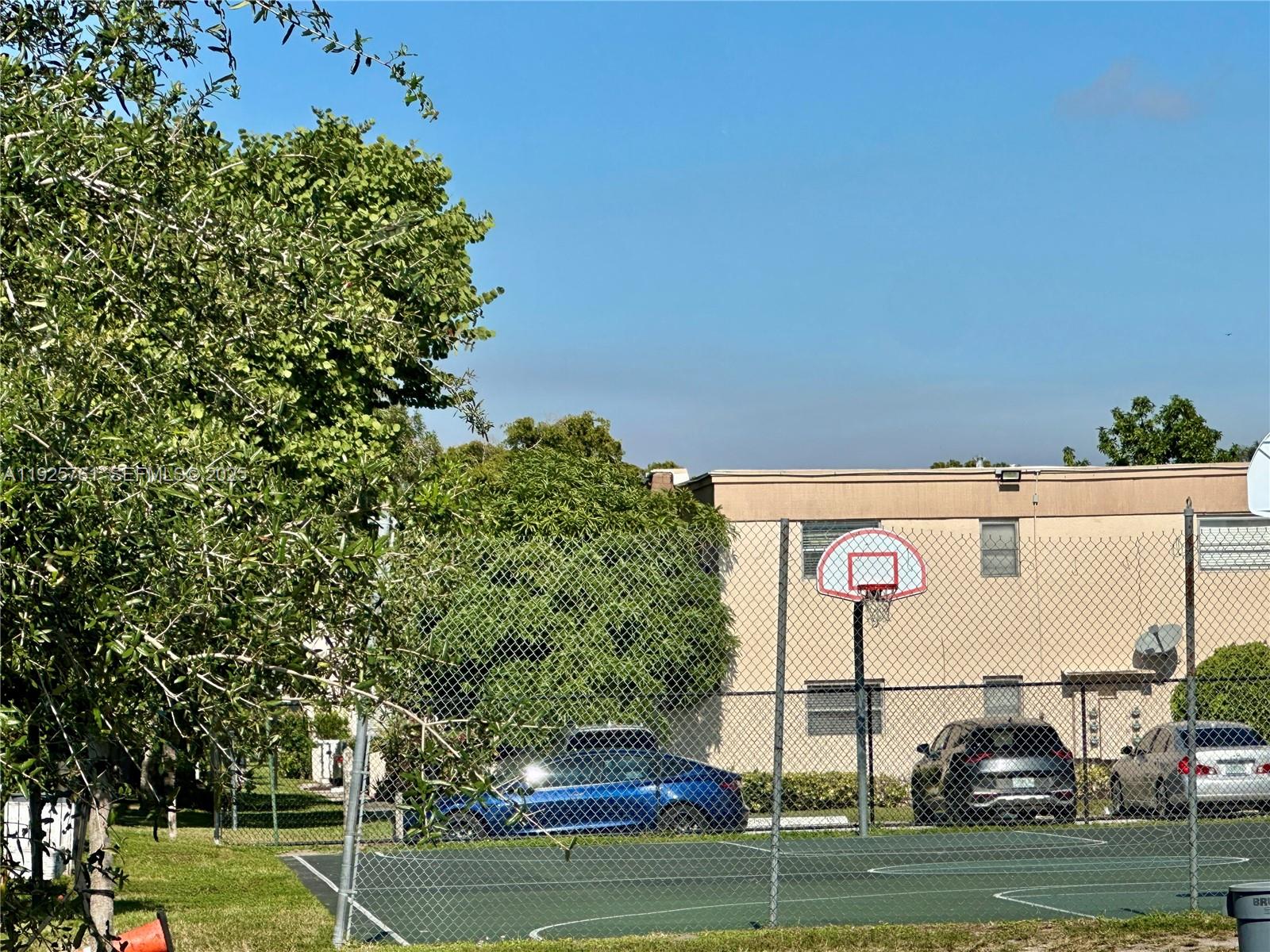 ORIOLE GOLF & TENNIS CLUB - Residential