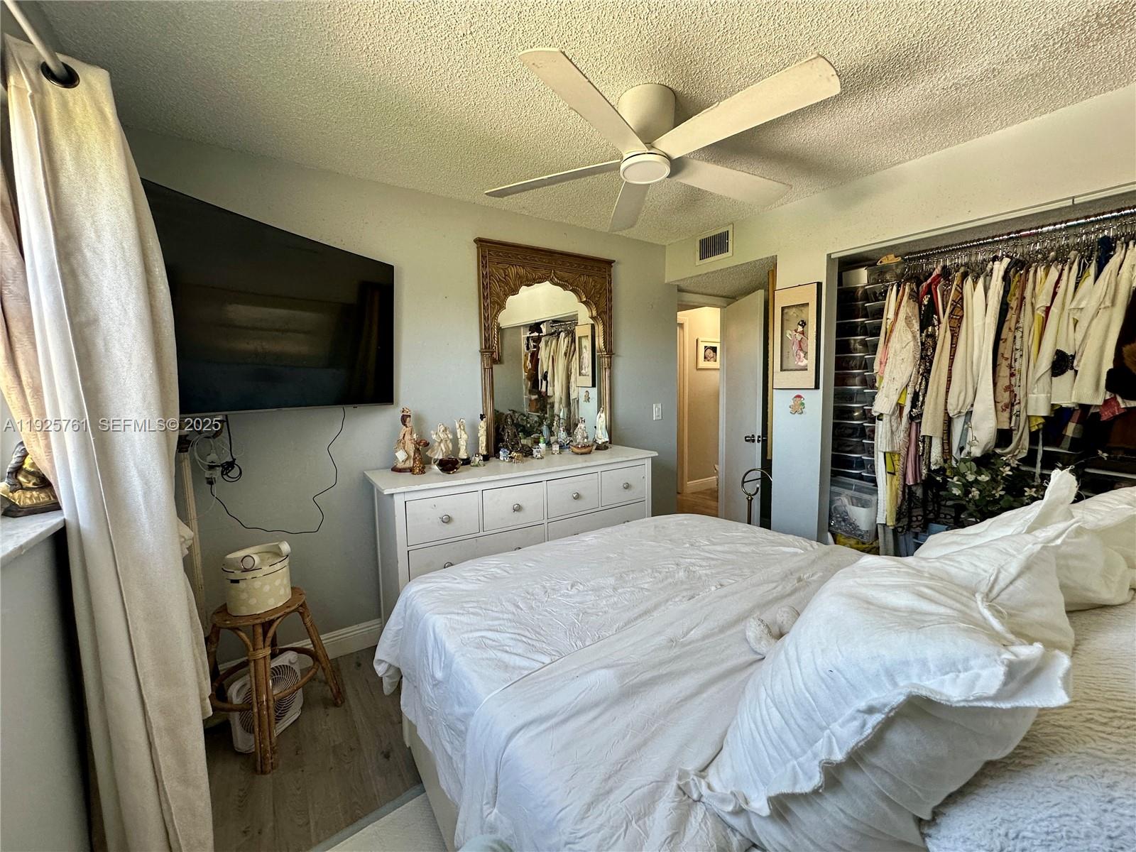 ORIOLE GOLF & TENNIS CLUB - Residential