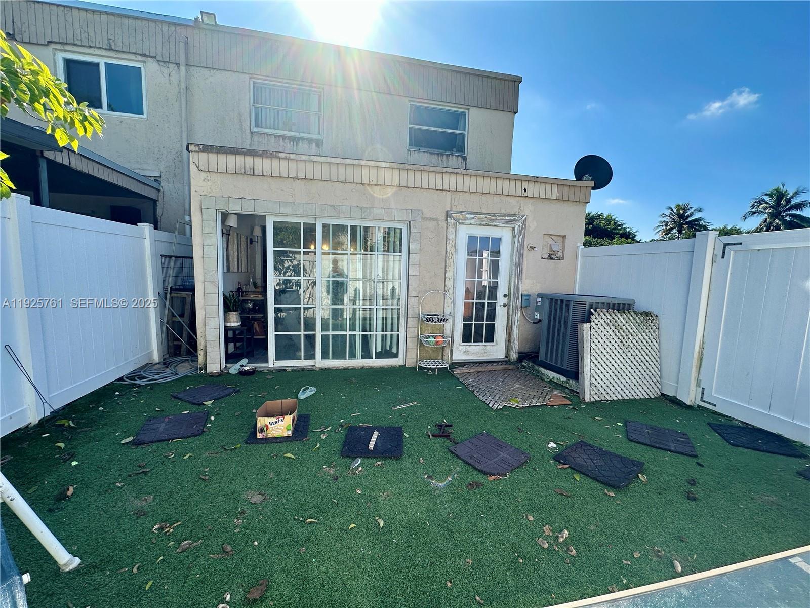 ORIOLE GOLF & TENNIS CLUB - Residential