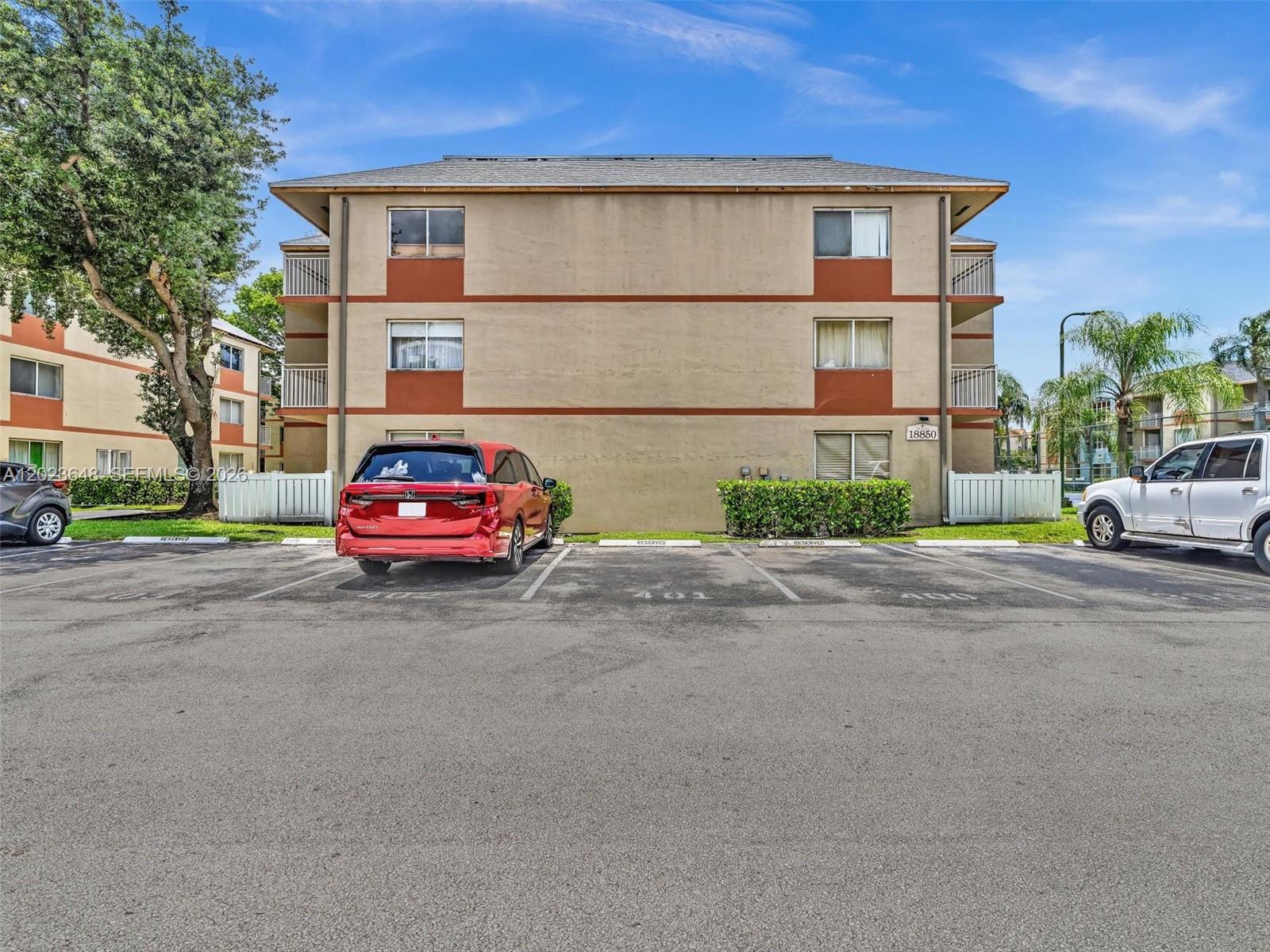 VILLA RUSTICA I CONDO - Residential