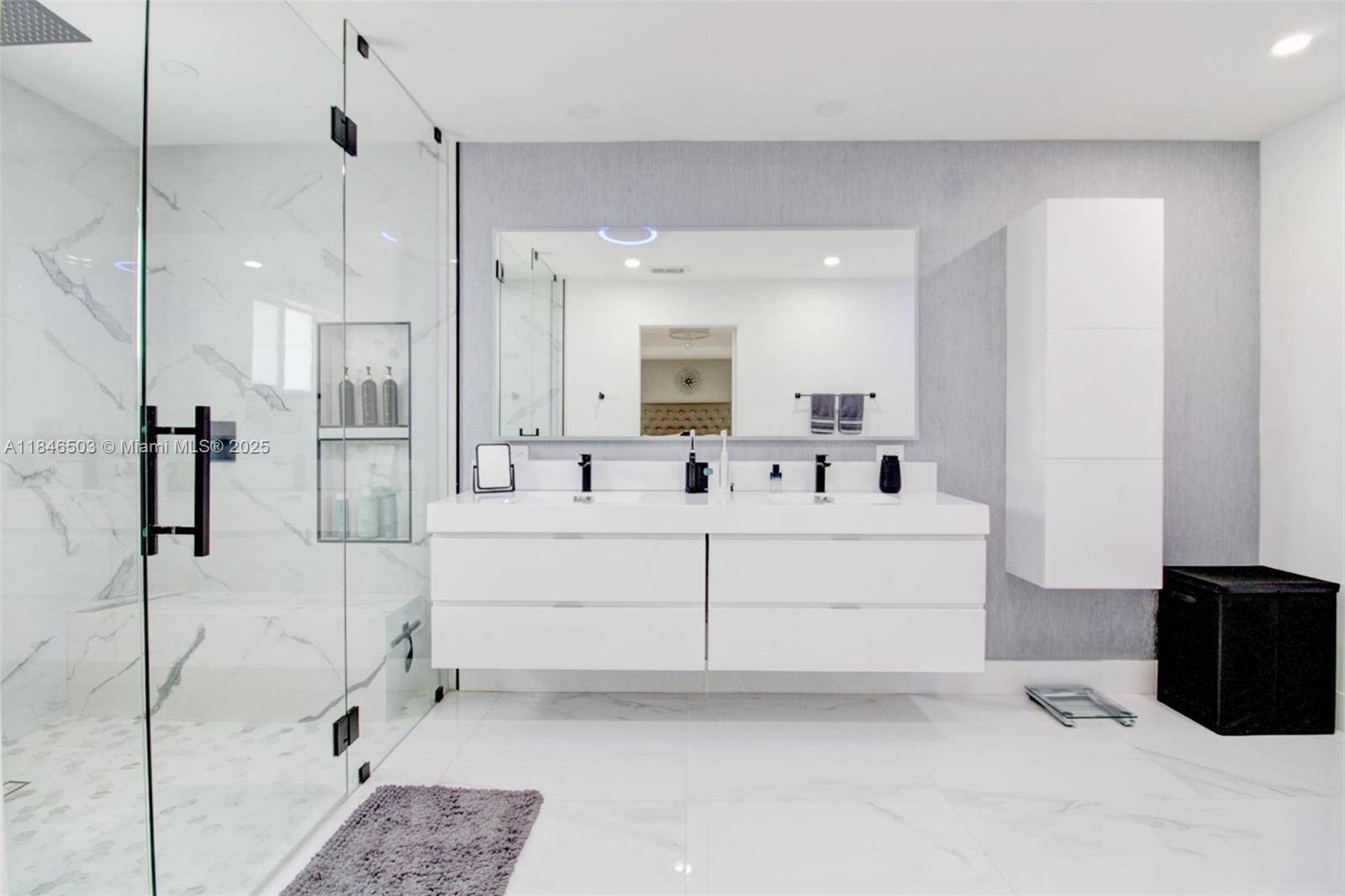 REDLANDS COVE - Residential