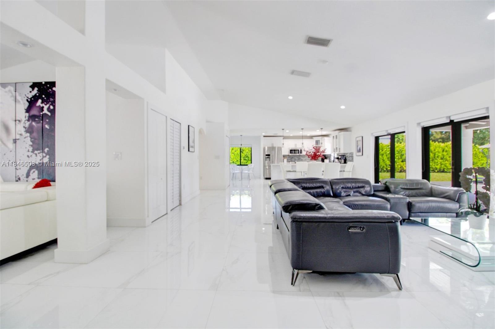 REDLANDS COVE - Residential