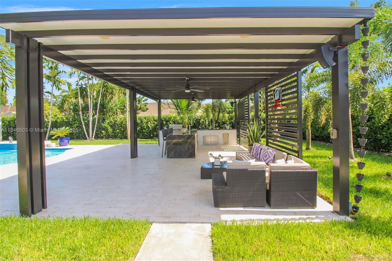 REDLANDS COVE - Residential