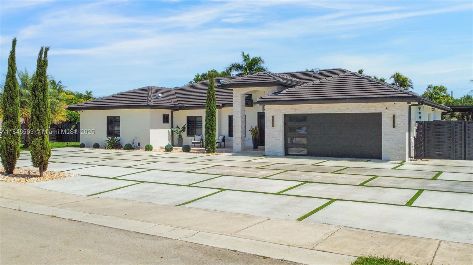 REDLANDS COVE - Residential