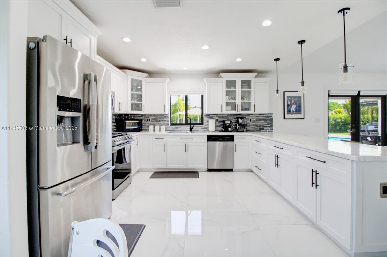 REDLANDS COVE - Residential