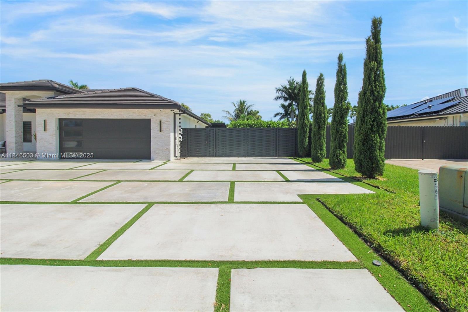 REDLANDS COVE - Residential