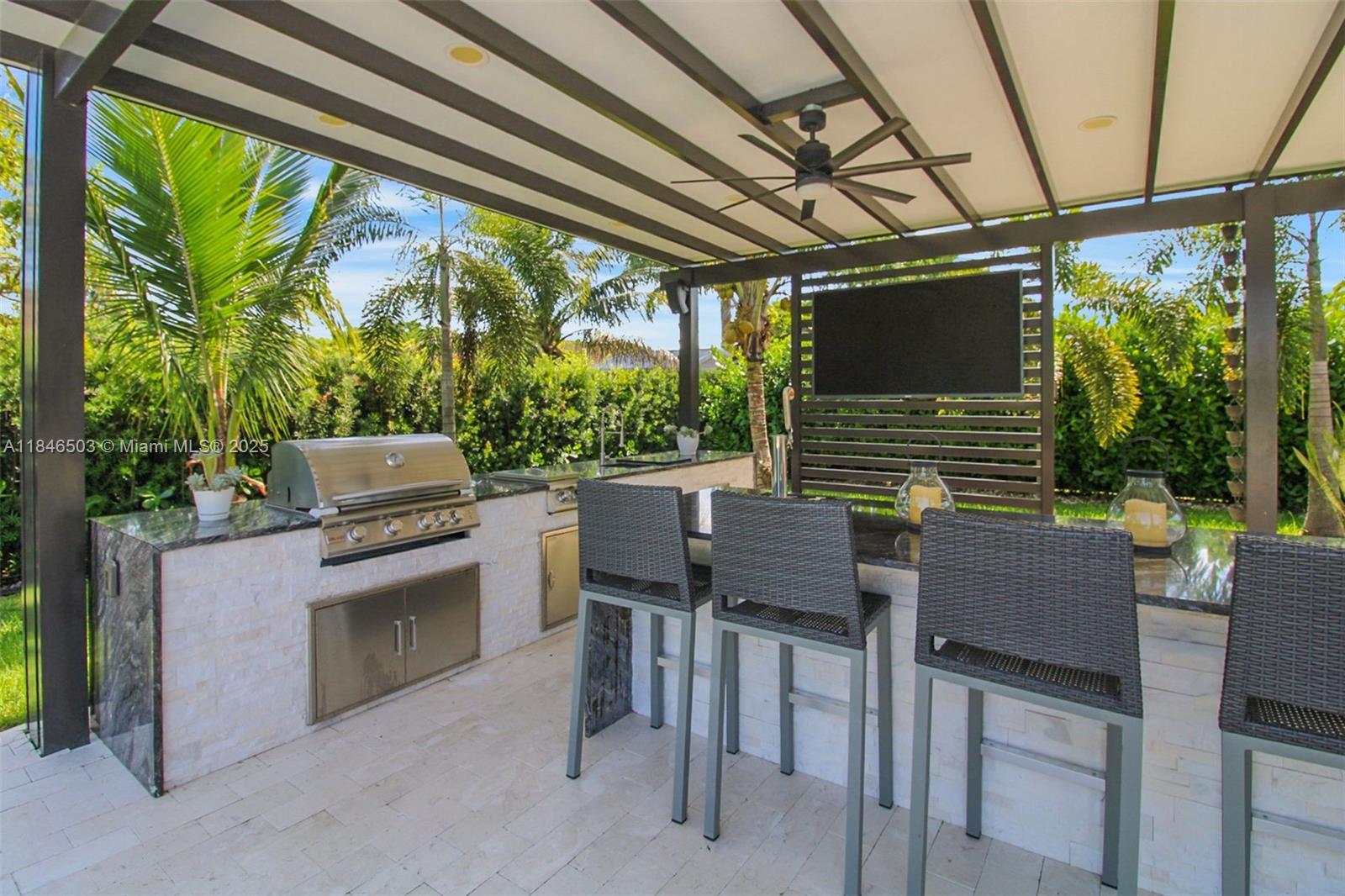 REDLANDS COVE - Residential