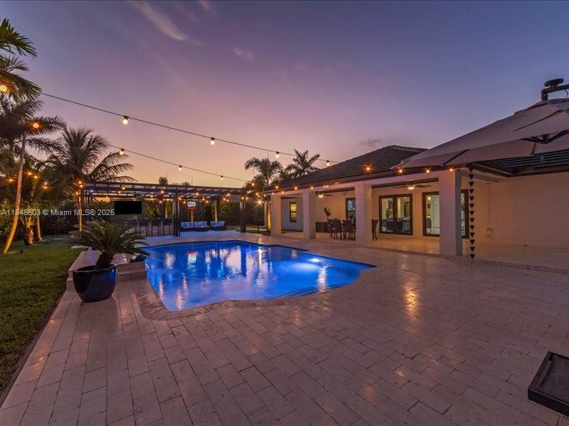 REDLANDS COVE - Residential