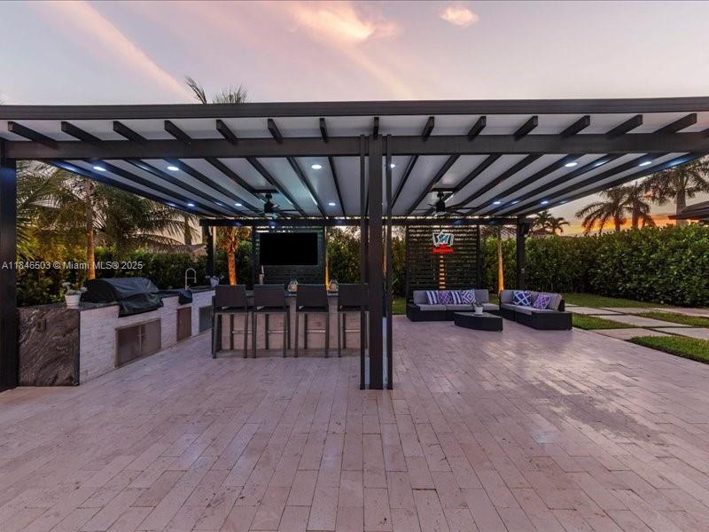 REDLANDS COVE - Residential