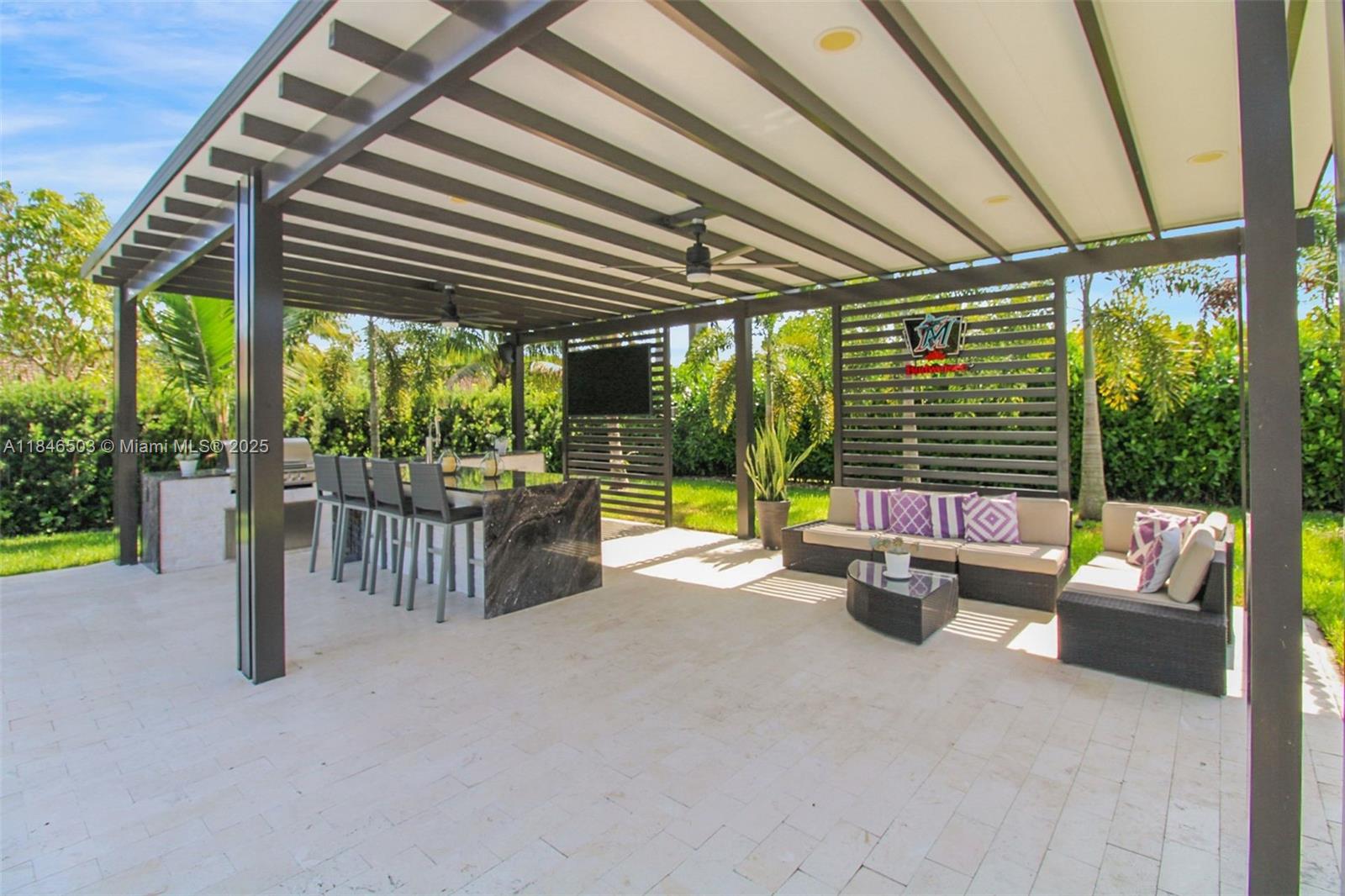 REDLANDS COVE - Residential