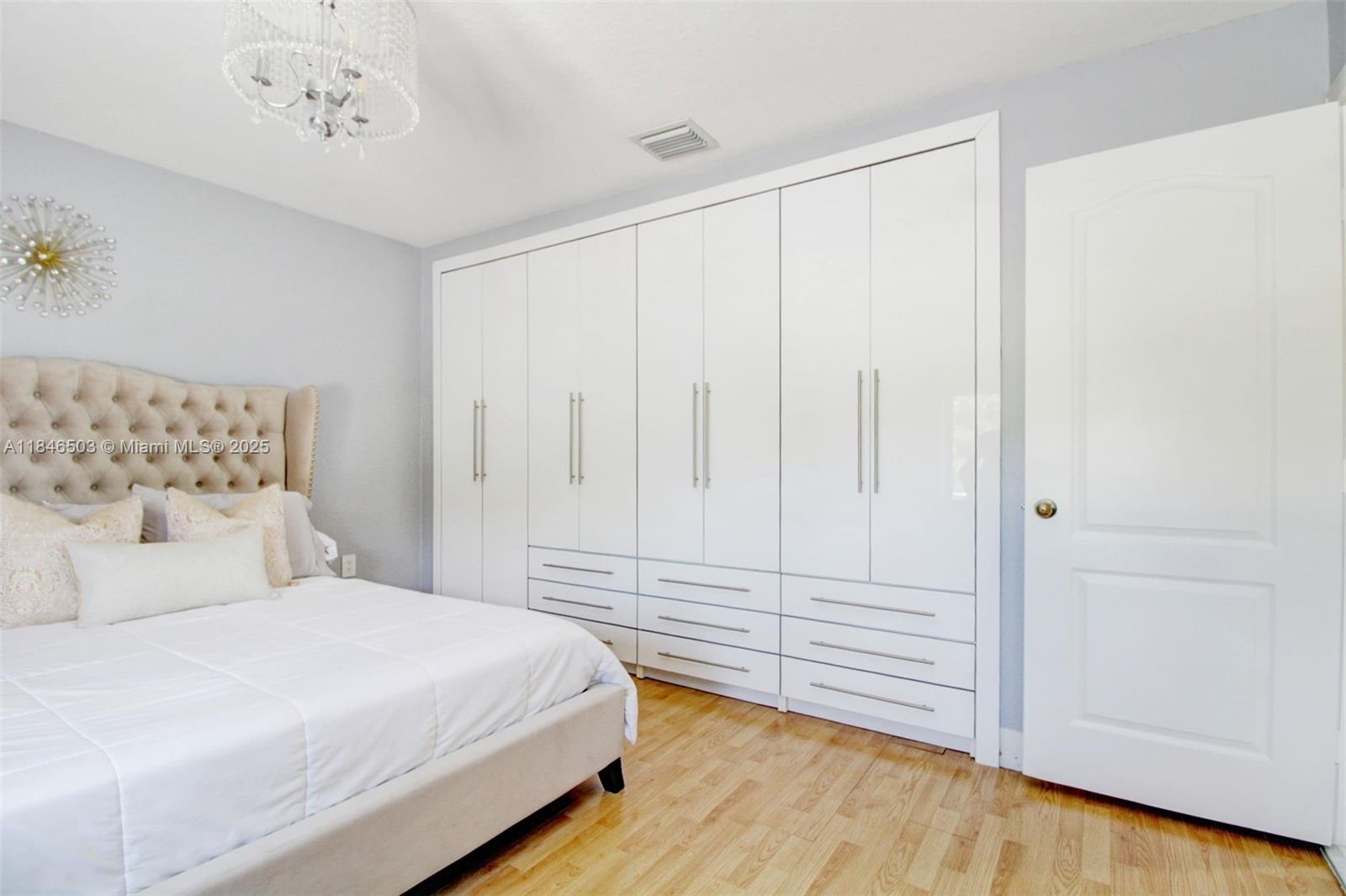 REDLANDS COVE - Residential