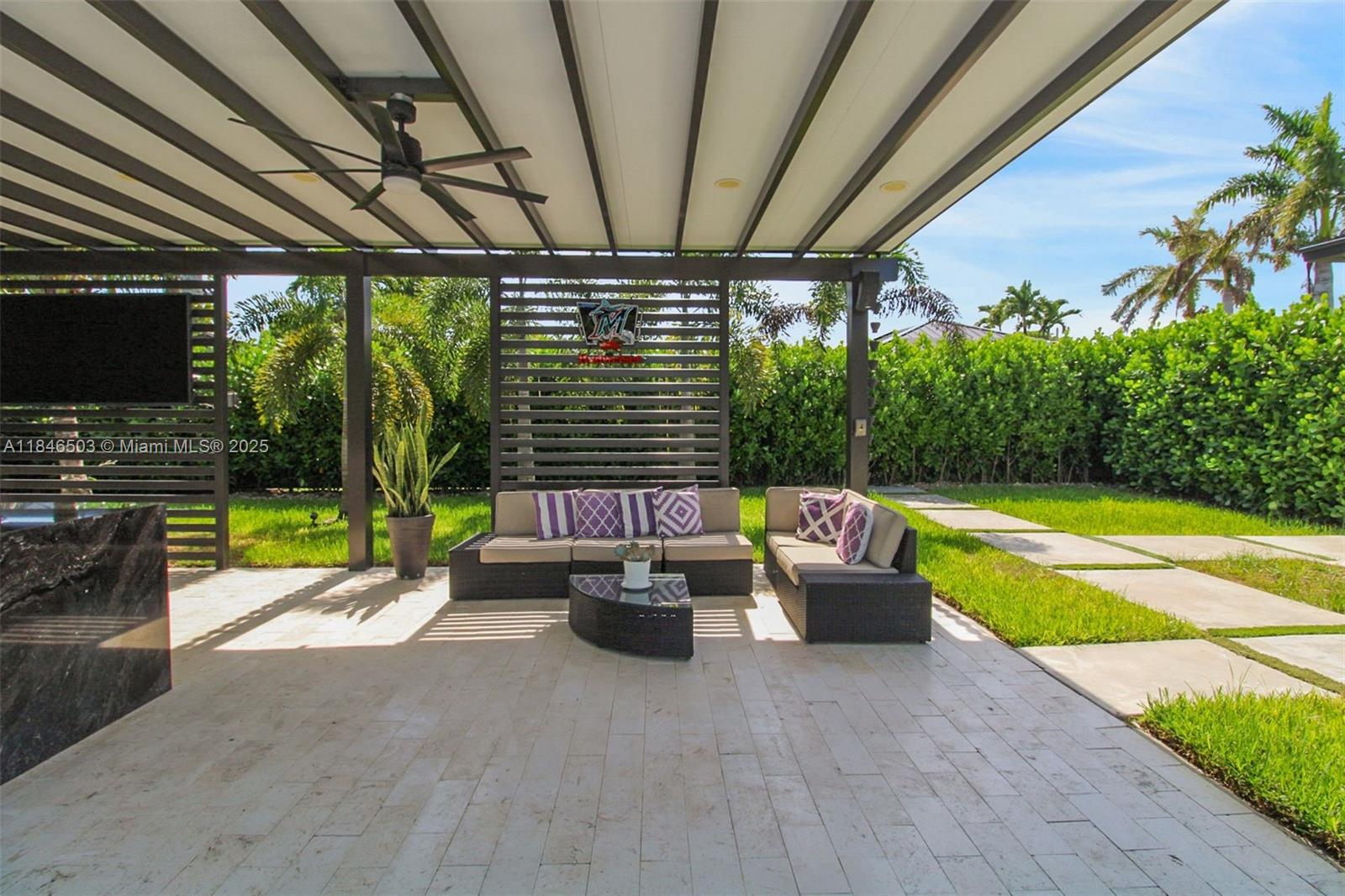 REDLANDS COVE - Residential